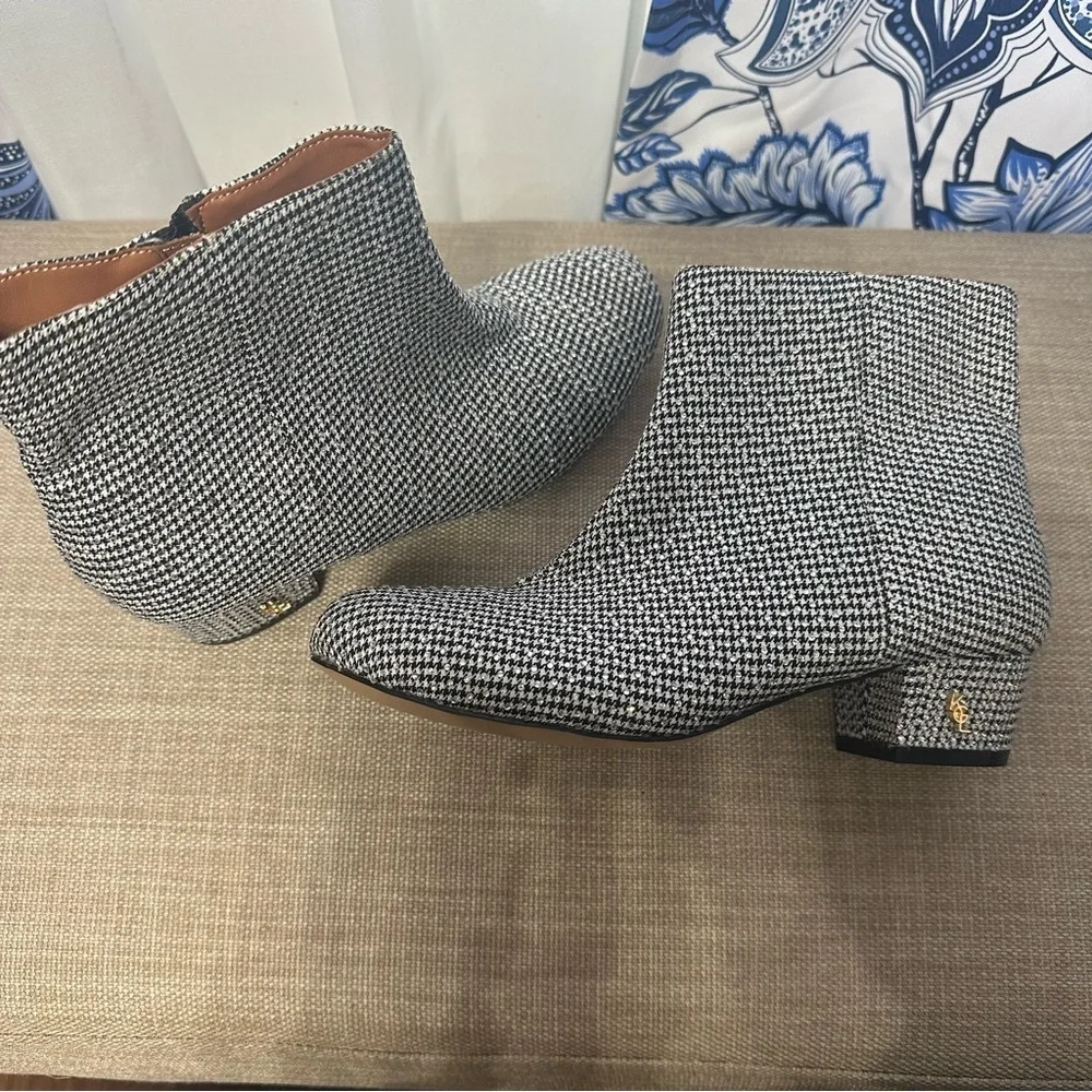 Kurt Geiger Houndstooth and Rhinestone Ankle Boots NWOB 5 YOUTH or 6.5 Women’s